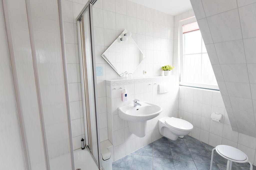 Hotel Garni Am Deich Zingst Chambre photo