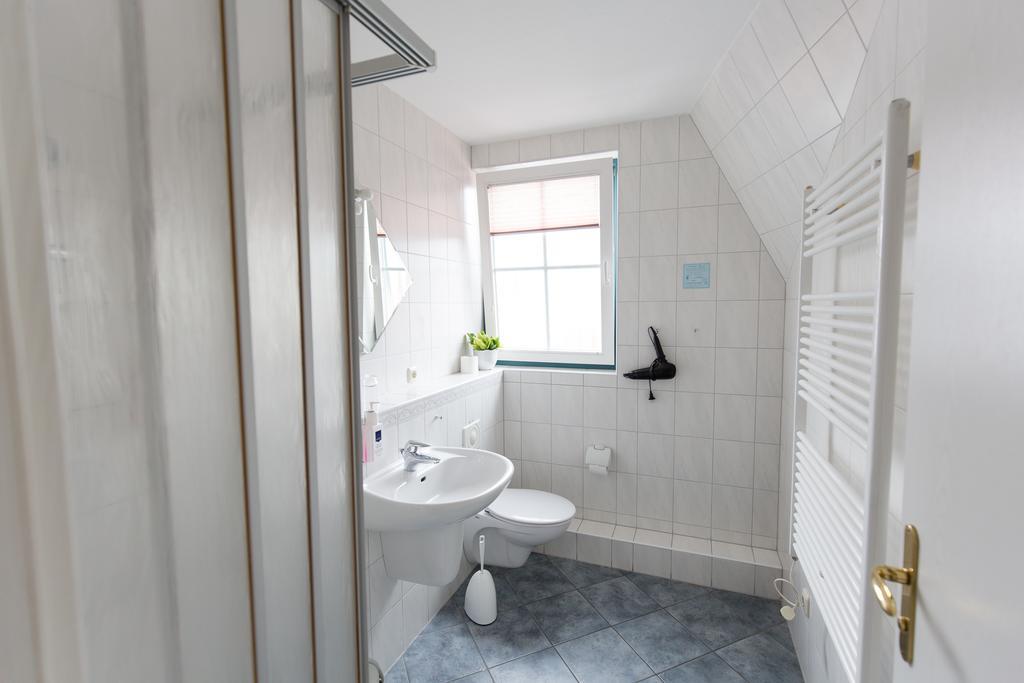 Hotel Garni Am Deich Zingst Chambre photo