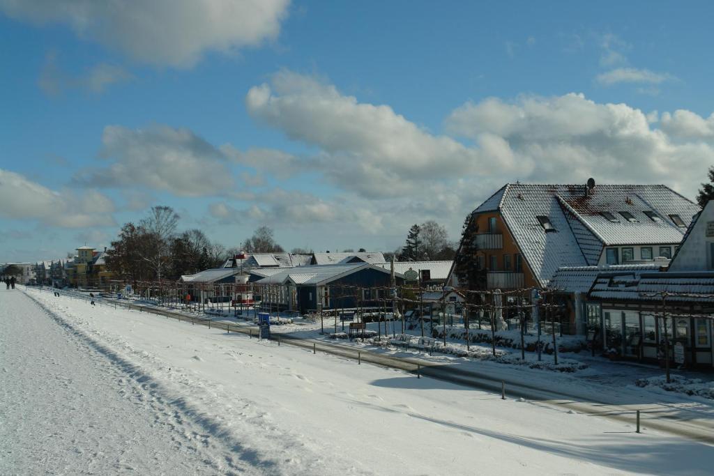 Hotel Garni Am Deich Zingst Extérieur photo